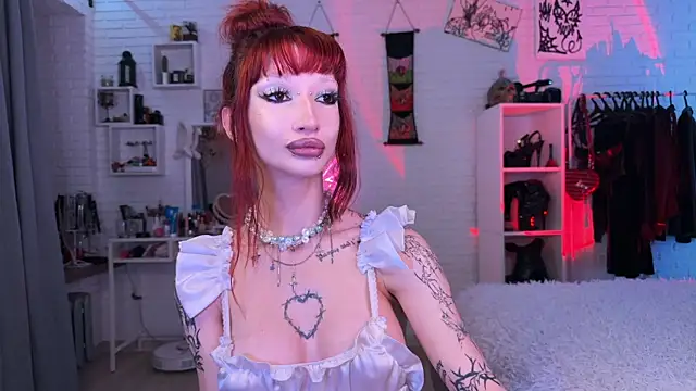 Snapshot of Marcellean chatting on 10.13.25 Marcellean online show from 10.13.25