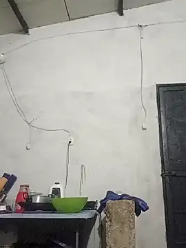 Snapshot of travieso2893 chatting on 11.25.25 travieso2893 online show from 11.25.25