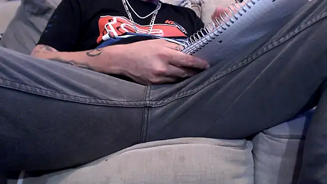 Snapshot of JohnnyKorrupt_ chatting on 09.13.25 JohnnyKorrupt online show from 09.13.25