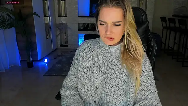 KittiLiza online show from 02.28.25