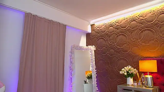 Snapshot of IrisMonn chatting on 10.09.25 IrisMonn online show from 10.09.25