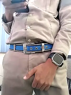 Snapshot of EnriquePersian197 chatting on 10.02.25 EnriquePersian197 online show from 10.02.25