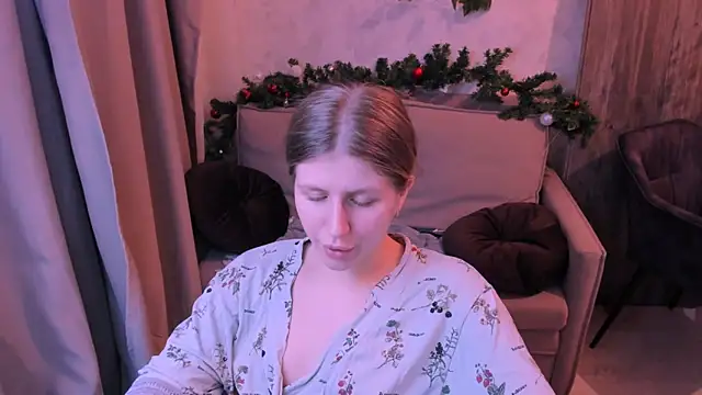 Snapshot of kirraa_ chatting on 12.19.24 kirraa online show from 12.19.24