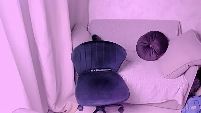 Snapshot of kirraa_ chatting on 01.29.25 kirraa online show from 01.29.25