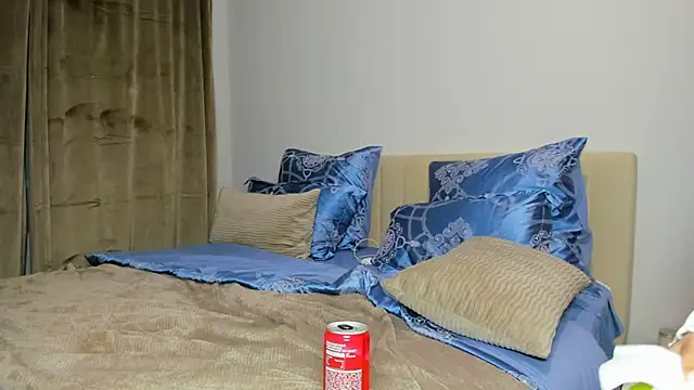 Snapshot of kirraa_ chatting on 10.26.25 kirraa online show from 10.26.25