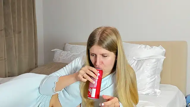 kirraa  online show from 12.21.25