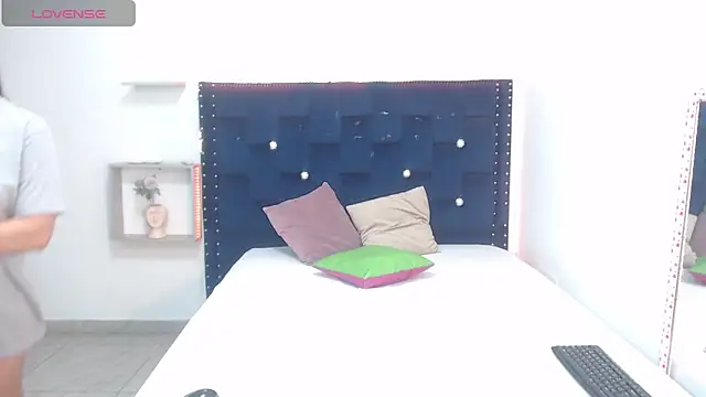 ARTEMIZA LOVE  online show from 01.28.25