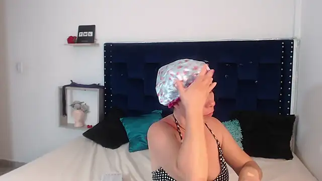 ARTEMIZA LOVE  online show from 02.24.25