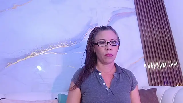 ARTEMIZA LOVE  online show from 09.23.25