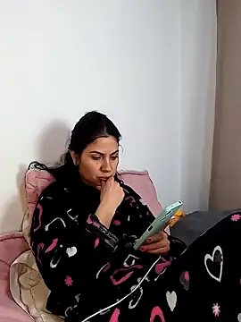 saralunabella online show from 01.25.25