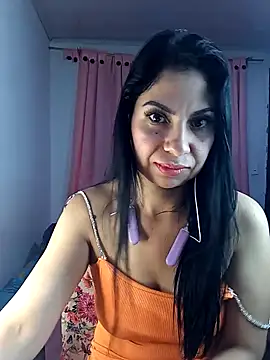 saralunabella online show from 02.15.25