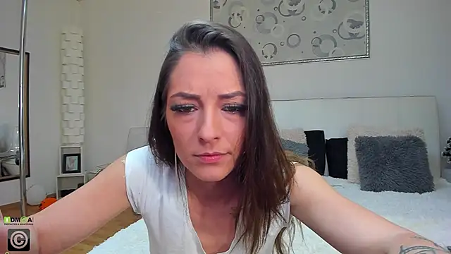 AnyaHills online show from 01.22.25