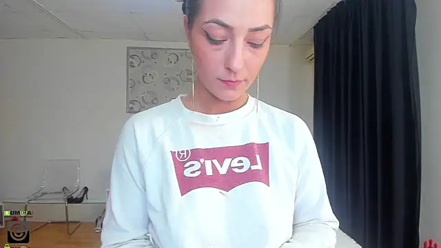 AnyaHills online show from 02.24.25