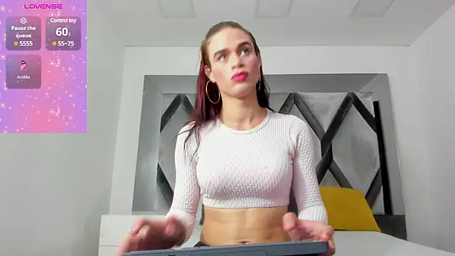 brittany smithh online show from 12.27.24