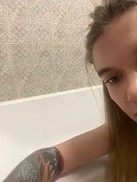 Snapshot of AnacondaOn chatting on 01.26.25 AnacondaOn online show from 01.26.25