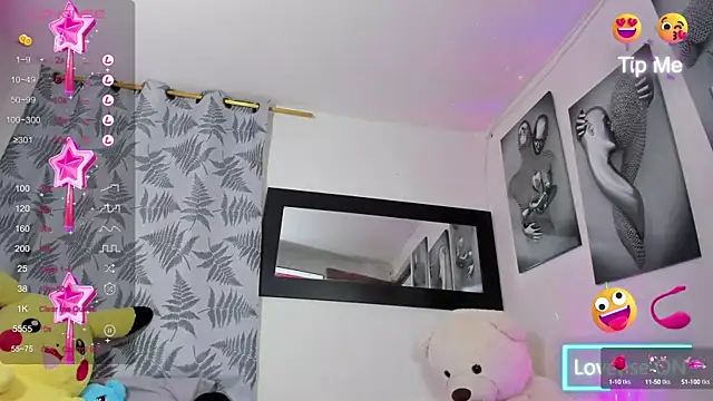 Snapshot of camy_roy chatting on 12.13.24 camy roy online show from 12.13.24