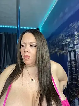 Snapshot of curvyfunlover chatting on 05.05.26 curvyfunlover online show from 05.05.26