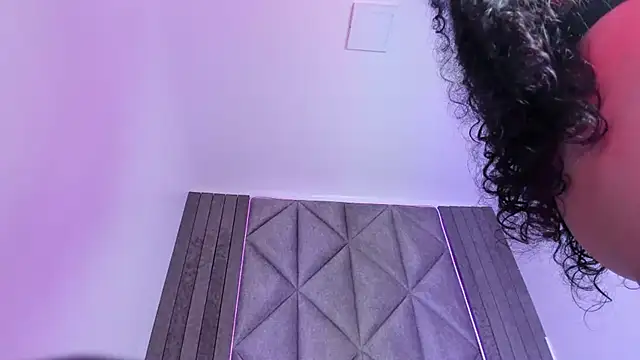 Snapshot of BriaConner_ chatting on 01.18.25 BriaConner  online show from 01.18.25