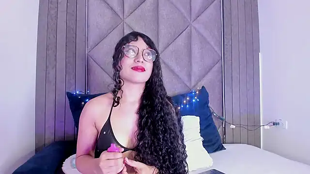 Snapshot of BriaConner_ chatting on 02.10.25 BriaConner  online show from 02.10.25