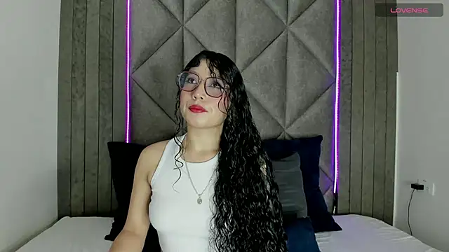 Snapshot of BriaConner_ chatting on 03.01.25 BriaConner  online show from 03.01.25