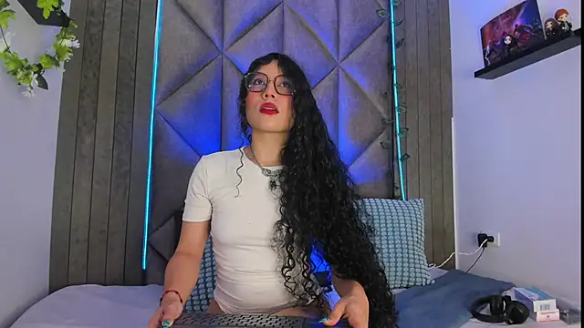 Snapshot of BriaConner_ chatting on 10.17.25 BriaConner  online show from 10.17.25