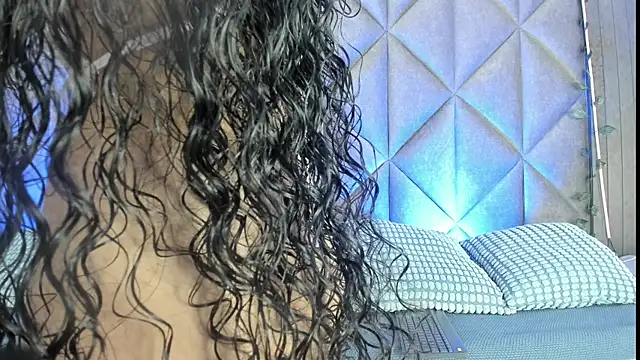 Snapshot of BriaConner_ chatting on 10.20.25 BriaConner  online show from 10.20.25