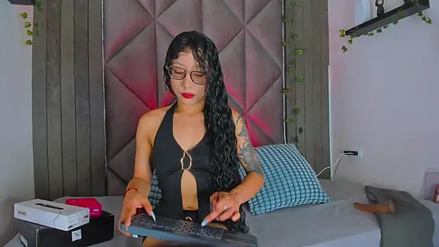 BriaConner  online show from 05.28.26