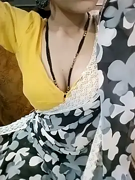 Snapshot of Bulbul_02 chatting on 10.18.25 Bulbul 02 online show from 10.18.25