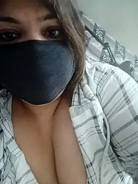 Snapshot of Naughty-Trisha chatting on 12.11.24 Naughty-Trisha online show from 12.11.24