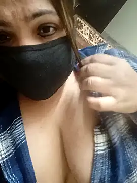 Snapshot of Naughty-Trisha chatting on 12.26.24 Naughty-Trisha online show from 12.26.24