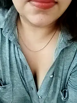 Snapshot of Naughty-Trisha chatting on 09.12.25 Naughty-Trisha online show from 09.12.25