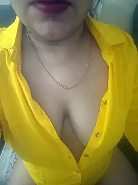 Snapshot of Naughty-Trisha chatting on 09.17.25 Naughty-Trisha online show from 09.17.25