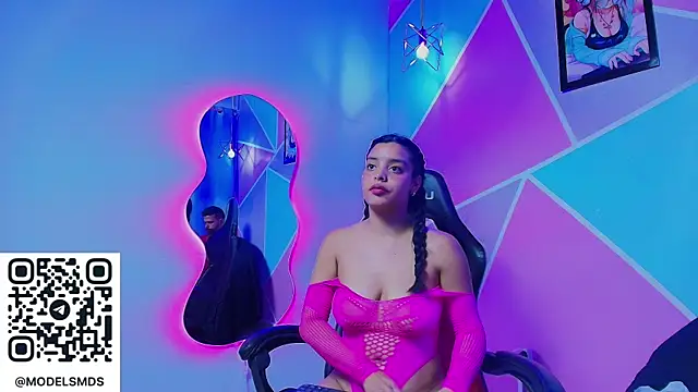 Snapshot of max_ashley_mds chatting on 10.24.25 max ashley mds online show from 10.24.25