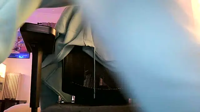 Snapshot of Bigone_uncut chatting on 10.29.25 Bigone uncut online show from 10.29.25