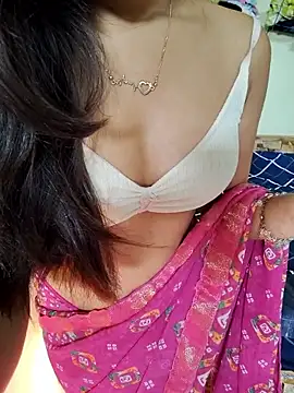 Snapshot of Meenakshi_ chatting on 11.04.25 Meenakshi  online show from 11.04.25