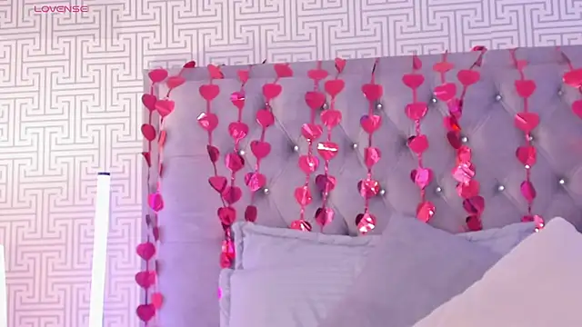 AriRobert  online show from 02.15.26