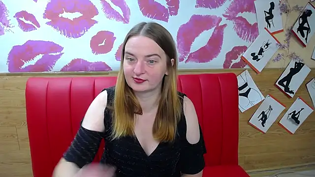 Snapshot of FreyaDak chatting on 09.29.25 FreyaDak online show from 09.29.25