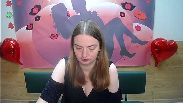 Snapshot of FreyaDak chatting on 10.05.25 FreyaDak online show from 10.05.25