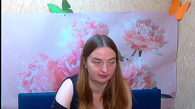 Snapshot of FreyaDak chatting on 10.06.25 FreyaDak online show from 10.06.25