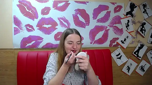 Snapshot of FreyaDak chatting on 10.12.25 FreyaDak online show from 10.12.25