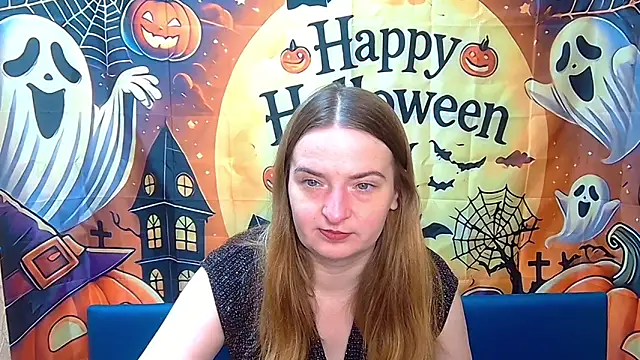 Snapshot of FreyaDak chatting on 10.21.25 FreyaDak online show from 10.21.25