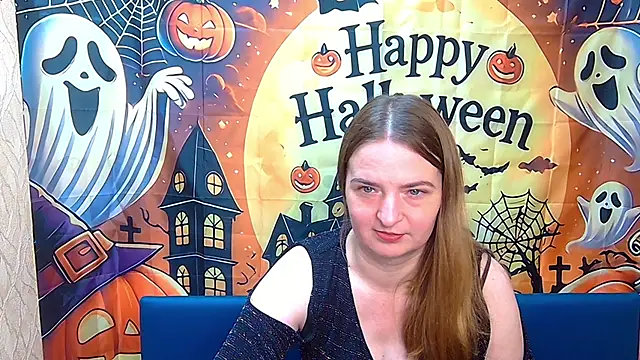 Snapshot of FreyaDak chatting on 10.24.25 FreyaDak online show from 10.24.25