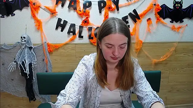 Snapshot of FreyaDak chatting on 11.06.25 FreyaDak online show from 11.06.25