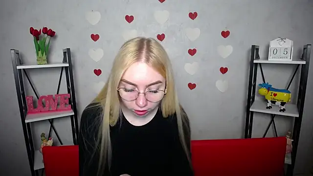 Snapshot of BeatriceFly chatting on 12.05.24 BeatriceFly online show from 12.05.24