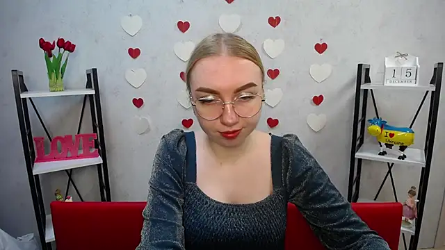 Snapshot of BeatriceFly chatting on 12.15.24 BeatriceFly online show from 12.15.24