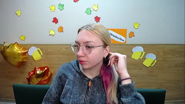 BeatriceFly online show from 09.19.25