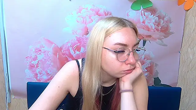 BeatriceFly online show from 09.27.25