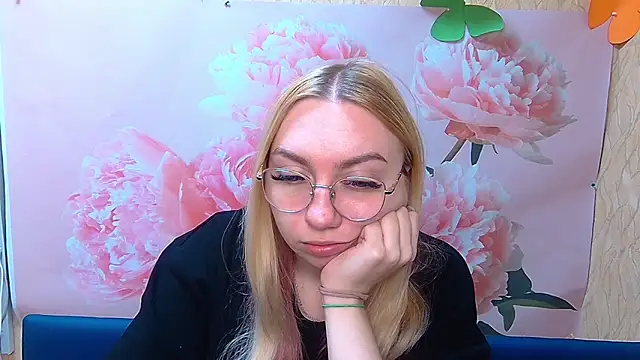 BeatriceFly online show from 09.30.25