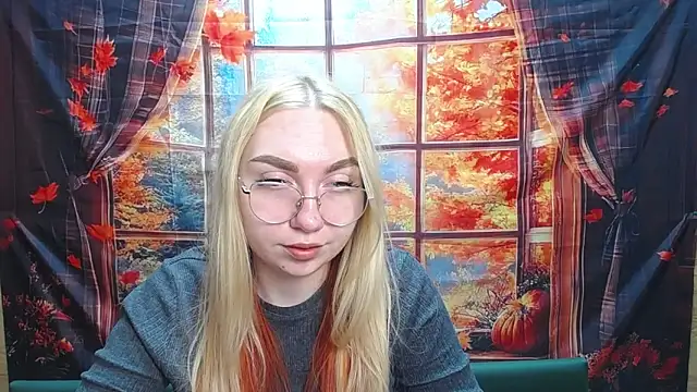 BeatriceFly online show from 11.18.25