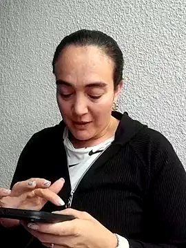 Snapshot of skayhot_ chatting on 09.29.25 skayhot online show from 09.29.25